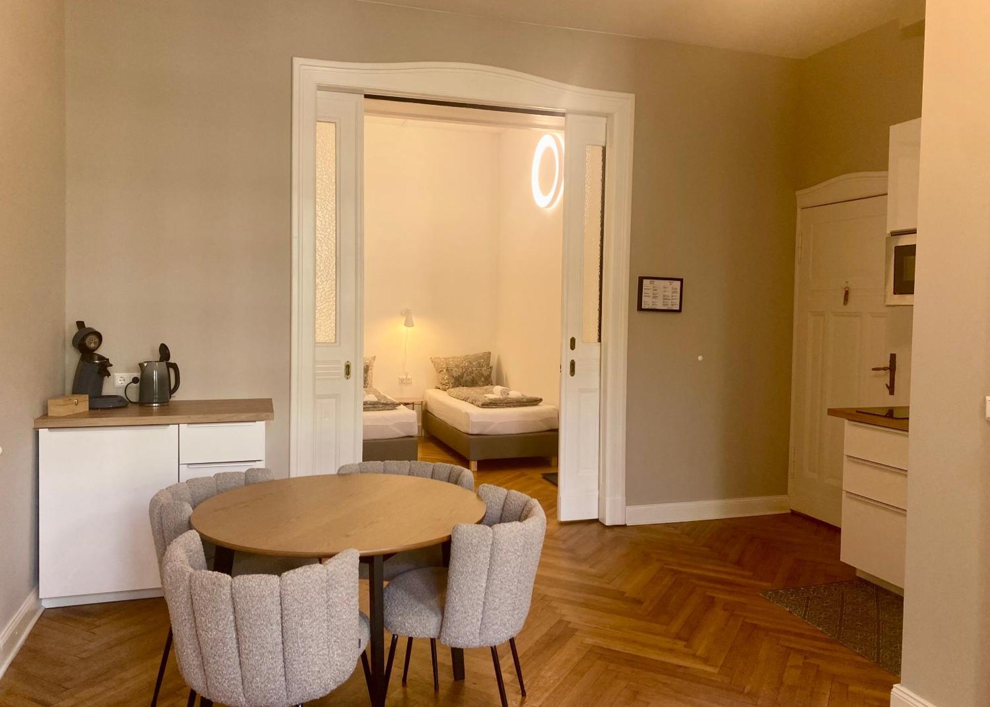 Bismarcks Berlin Apartment ภายนอก รูปภาพ