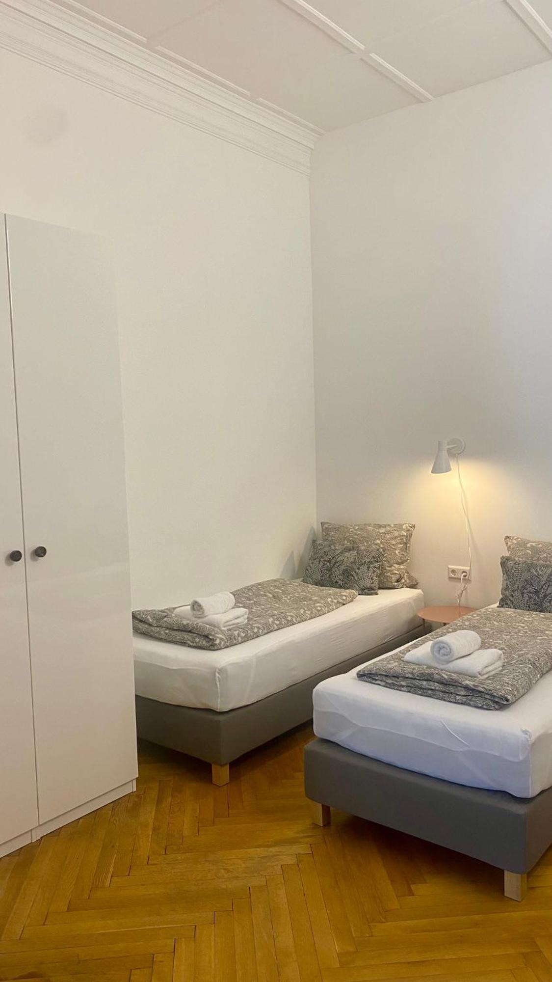Bismarcks Berlin Apartment ภายนอก รูปภาพ